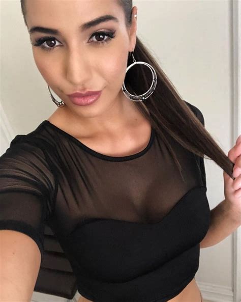 Sexy Latina Babe 